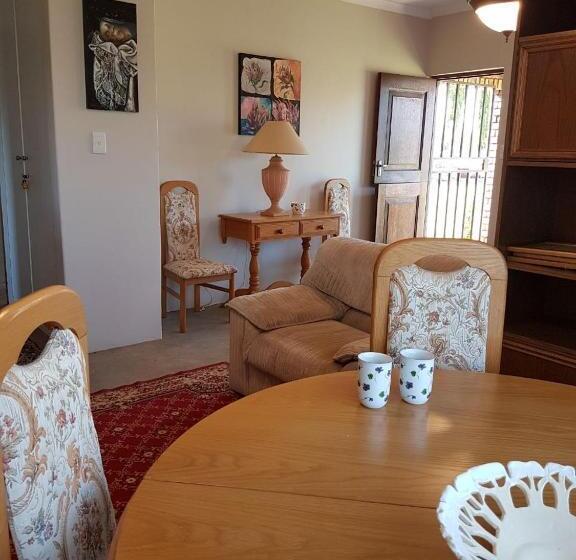 Шале 1 Спальня, Myaula