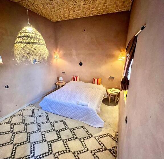 Номер Deluxe, Dar Talmoudi