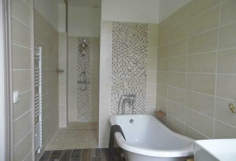 家庭间, Moulin D Amour