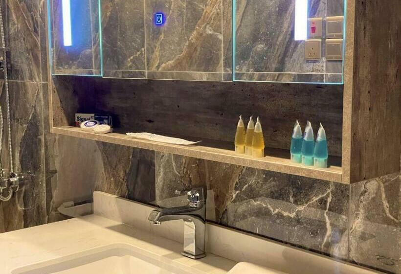 غرفة قياسية, Crystal Blue