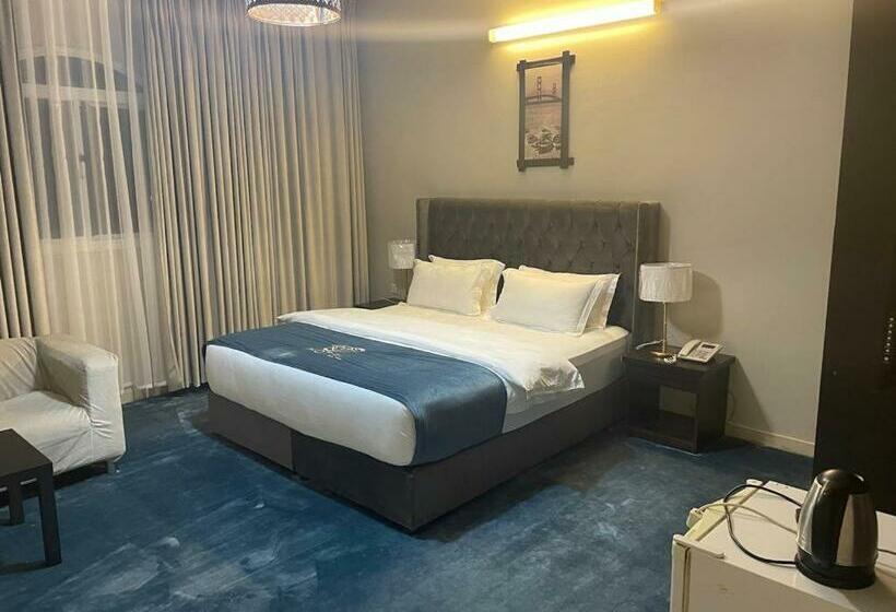 غرفة قياسية, Crystal Blue