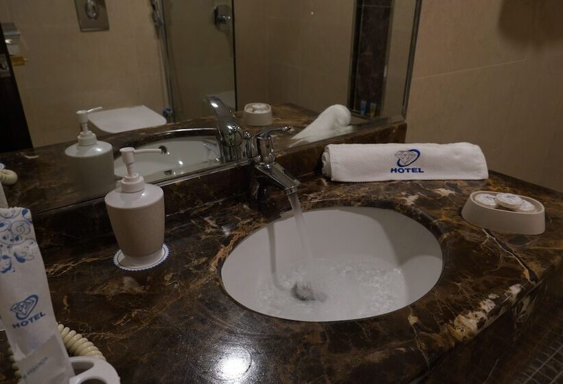 غرفة قياسية, Crystal Blue