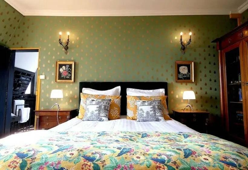 コンフォートルーム, Chateau De Hieville