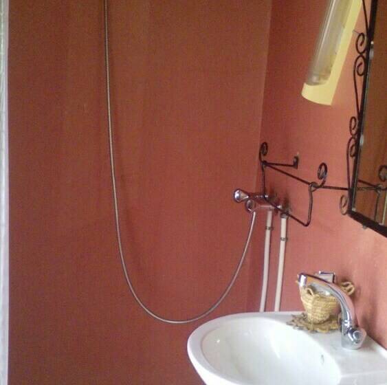 اتاق استاندارد, Gite La Grotte Vallee