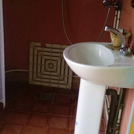 اتاق استاندارد, Gite La Grotte Vallee