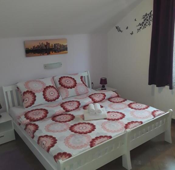 اتاق لوکس, Guest House Mačić