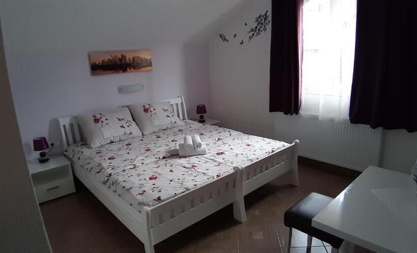 اتاق لوکس, Guest House Mačić