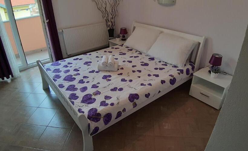 バルコニー付きスタンダードルーム, Guest House Mačić