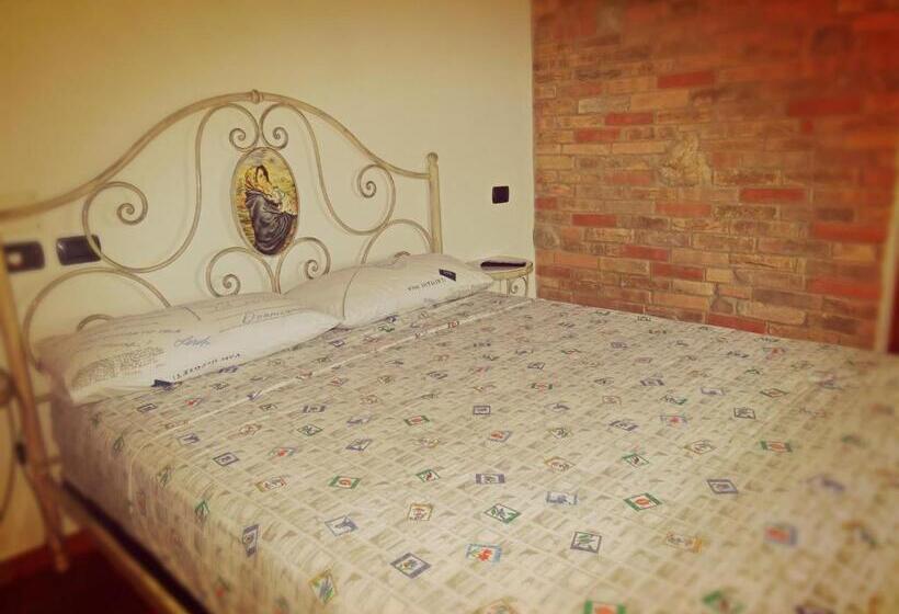 غرفة قياسية مطلة على الجبل, Casale Del Sole