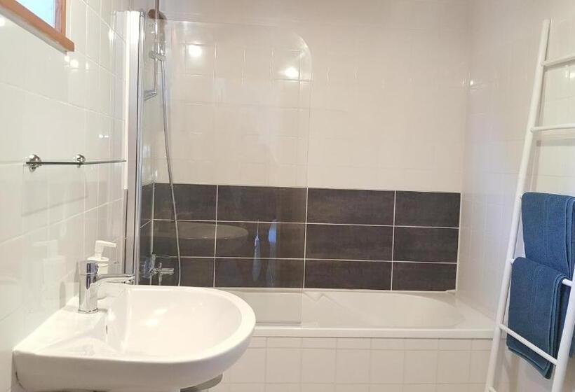 מיטת קינג בסוויטה, La Vieille Gorce