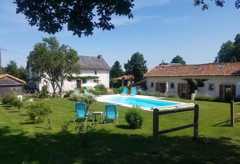 מיטת קינג בסוויטה, La Vieille Gorce