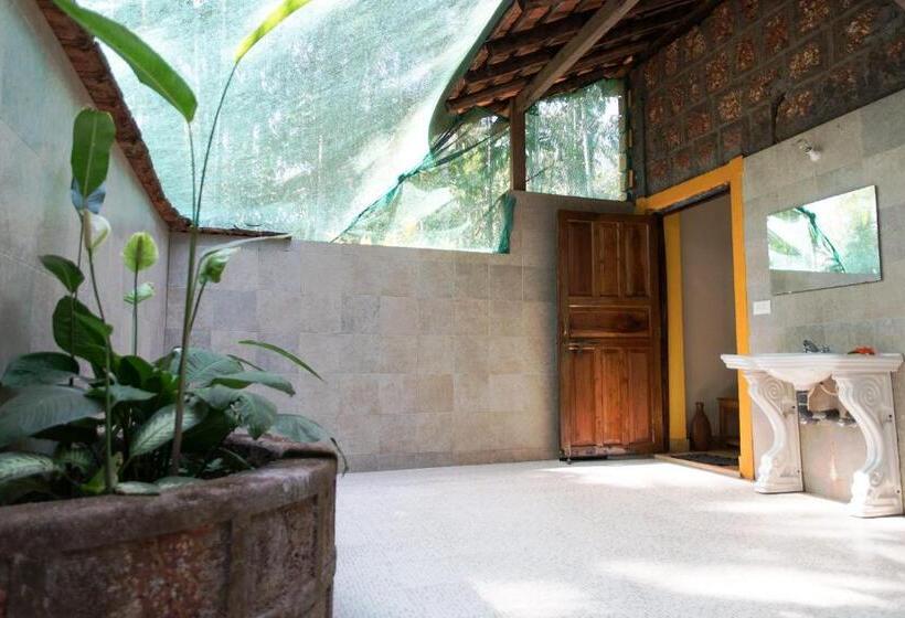 בית, חדר שינה 1, Dudhsagar Plantation