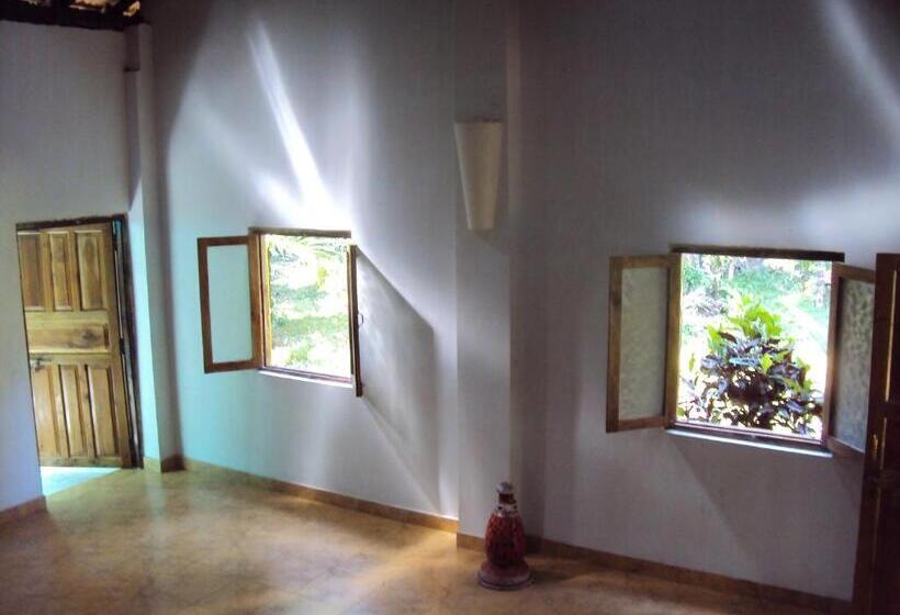 בית, חדר שינה 1, Dudhsagar Plantation