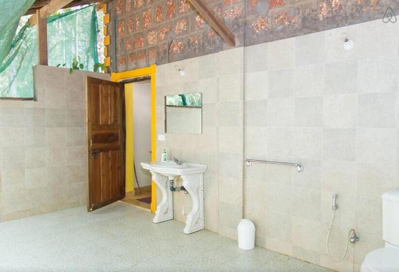 בית, חדר שינה 1, Dudhsagar Plantation