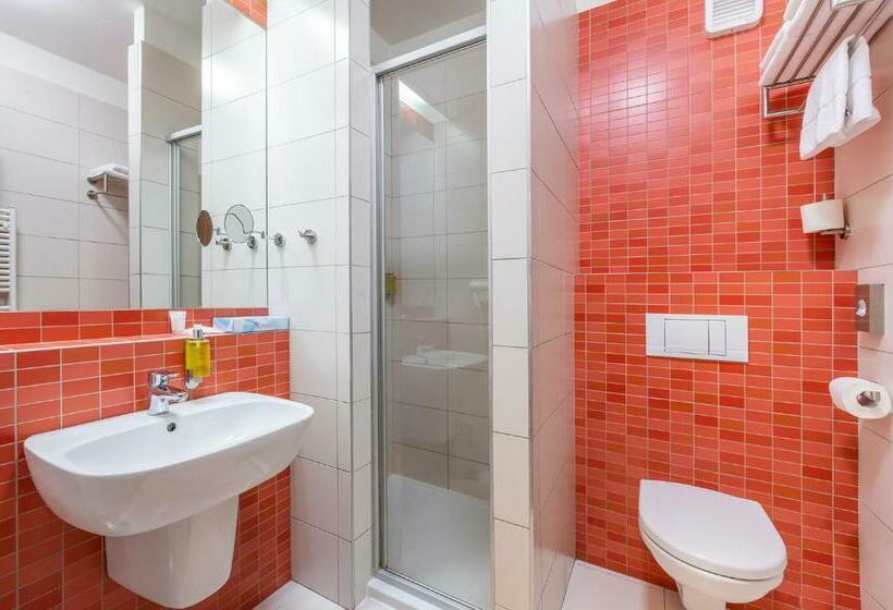 高级大房间, Jezerka