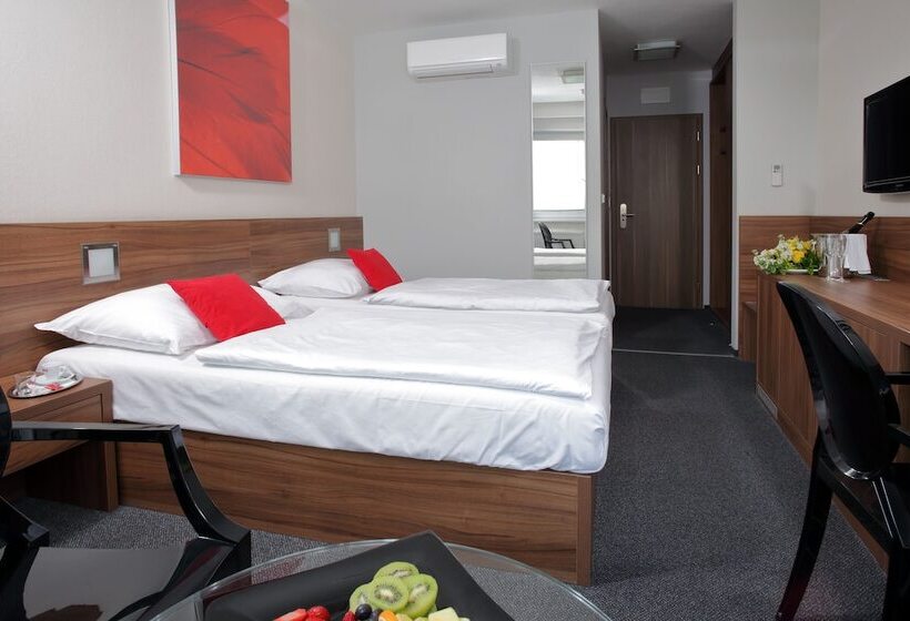 高级大房间, Jezerka