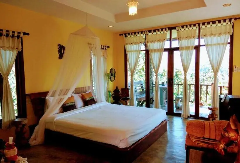 デラックストリプルルーム, Khunyuam Resort