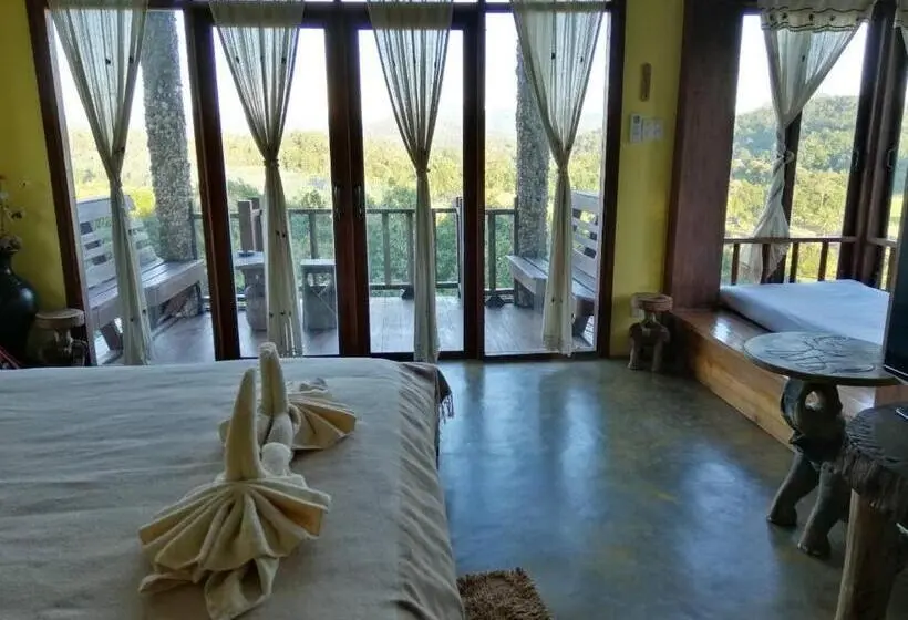 デラックストリプルルーム, Khunyuam Resort