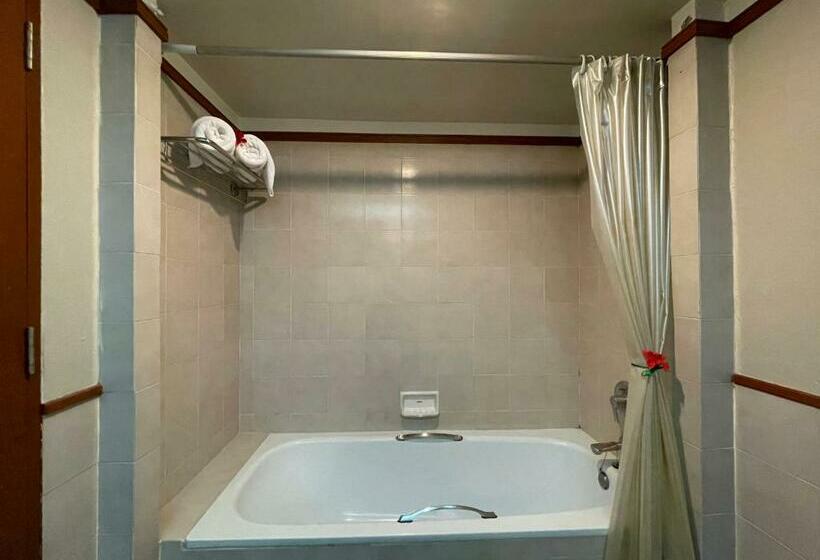 Люкс, Songphanburi