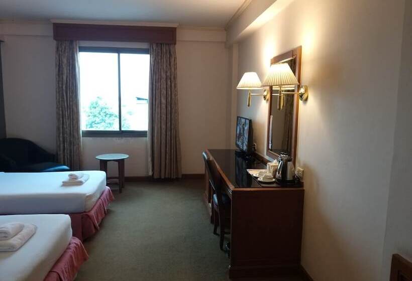 Номер Deluxe, Songphanburi