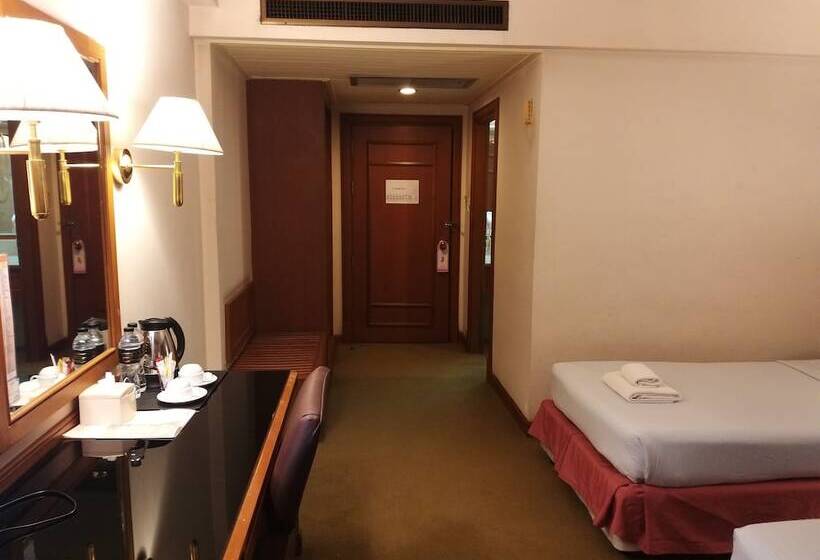 Номер Deluxe, Songphanburi