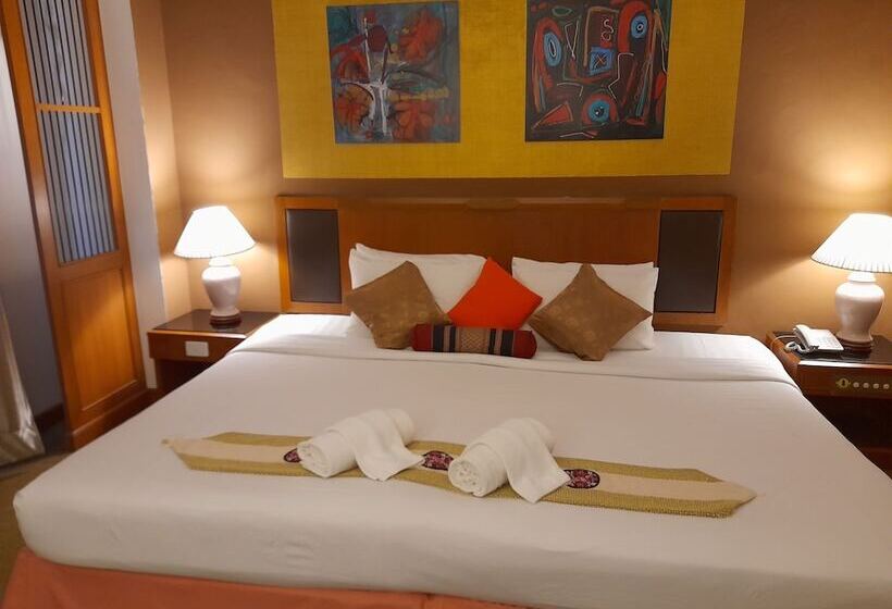 Люкс, Songphanburi