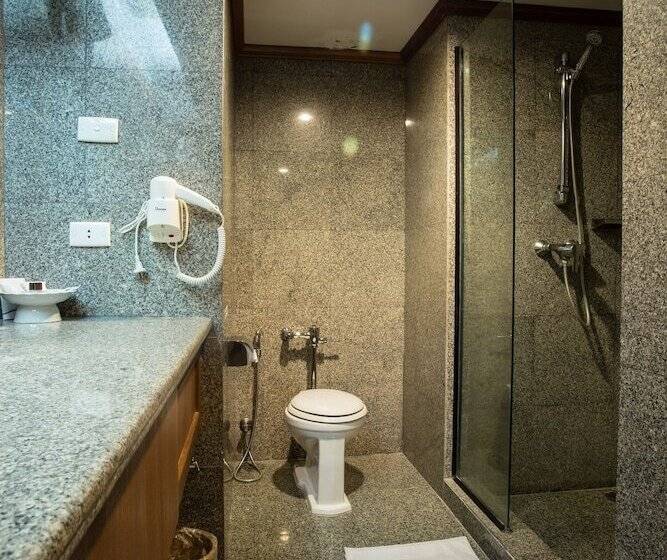 Люкс, Songphanburi