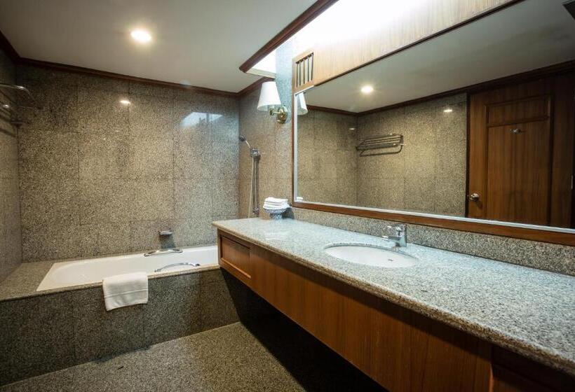 Люкс, Songphanburi