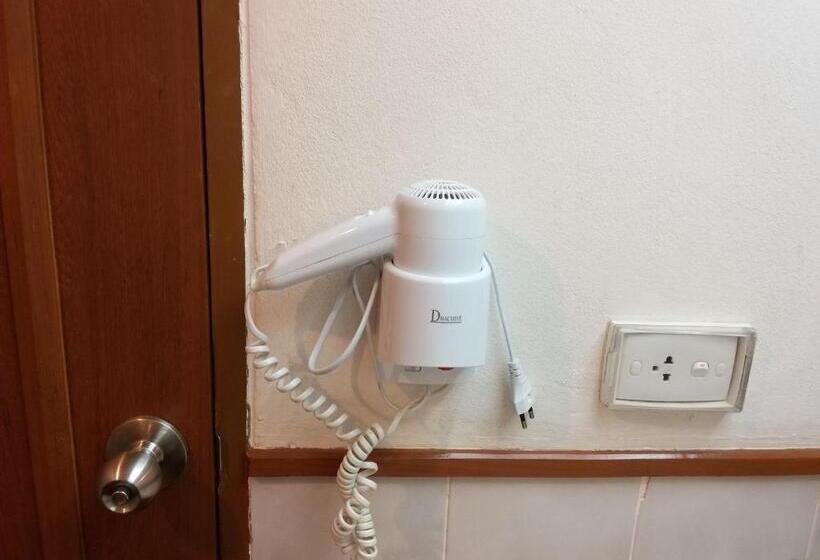 Номер Deluxe, Songphanburi