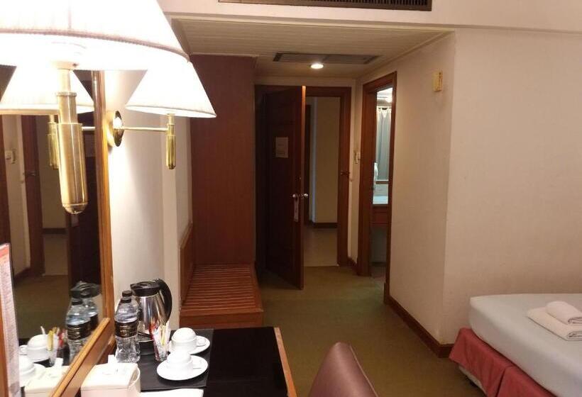 Номер Deluxe, Songphanburi