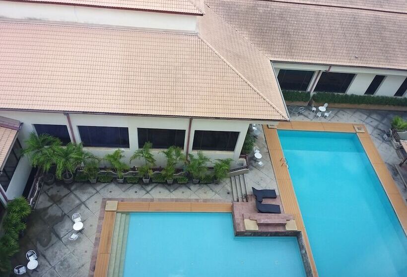 Номер Deluxe, Songphanburi