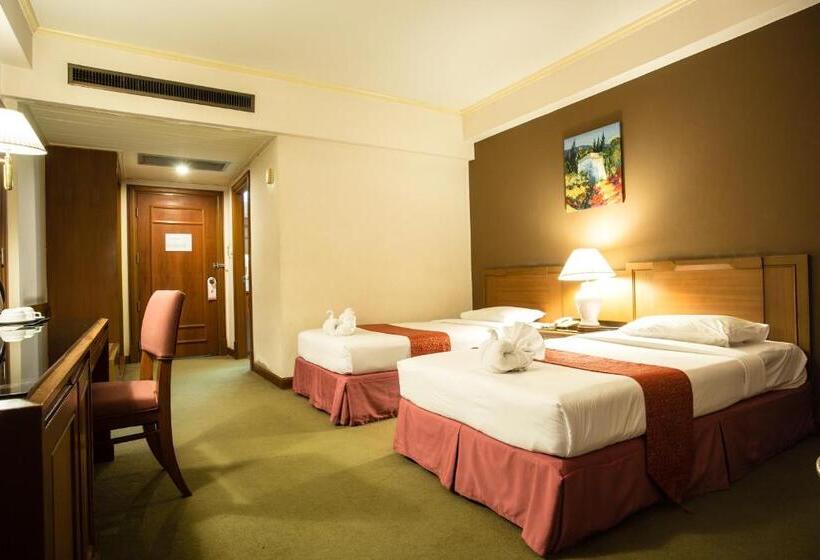 Номер Deluxe, Songphanburi