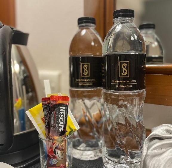 Номер Deluxe, Songphanburi
