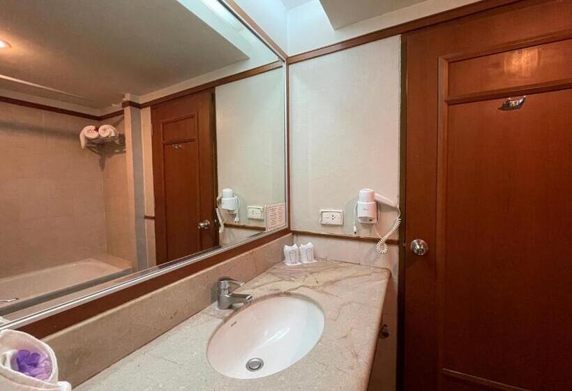 Семейный Номер, Songphanburi