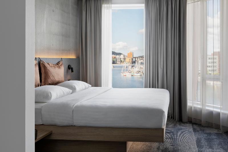 Люкс, Songphanburi