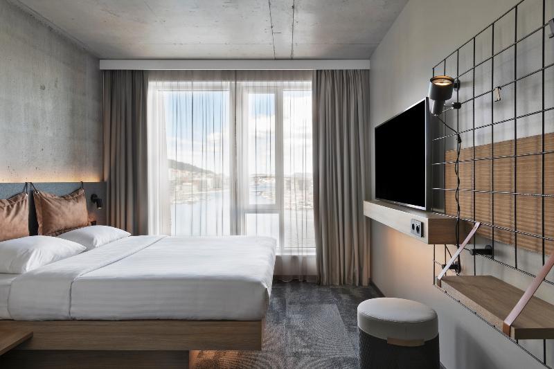 Люкс, Songphanburi