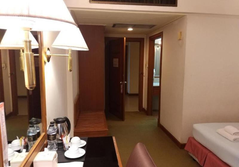 Номер Deluxe, Songphanburi