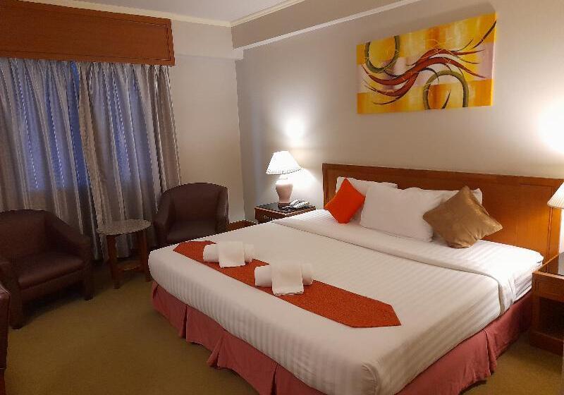 Номер Deluxe, Songphanburi