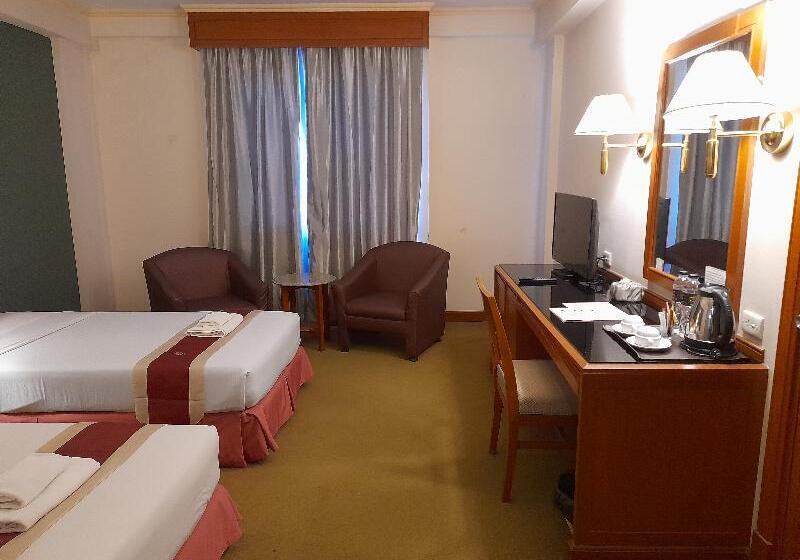 Номер Deluxe, Songphanburi
