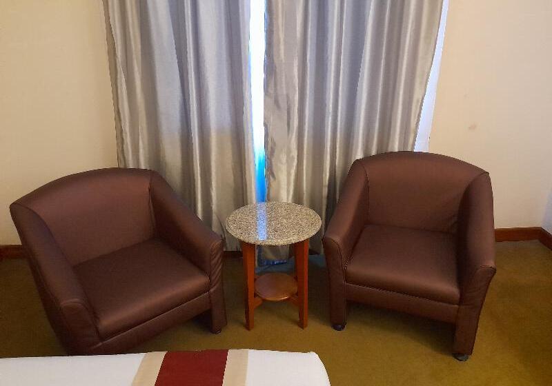 Номер Deluxe, Songphanburi