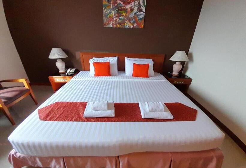 Номер Deluxe, Songphanburi