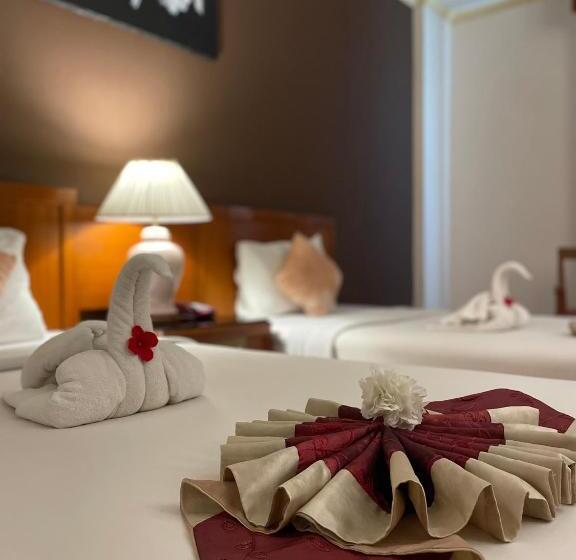 Номер Deluxe, Songphanburi