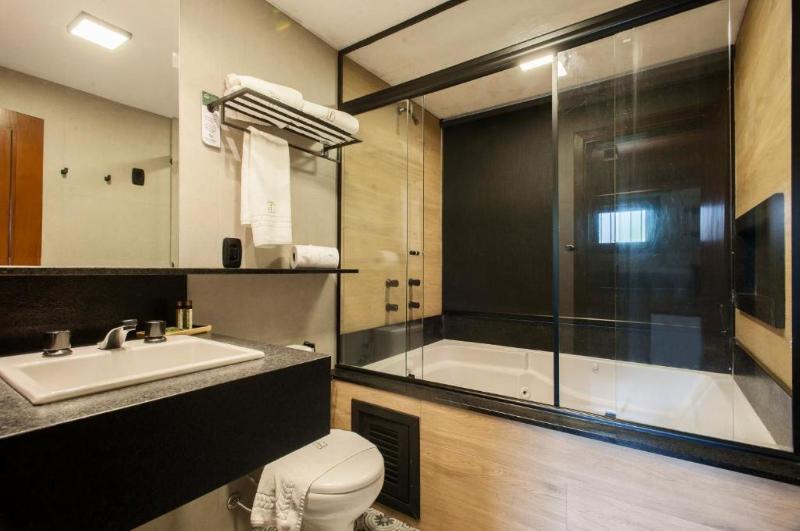 Номер Deluxe, Songphanburi