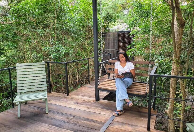 Трехместный Номер Deluxe, The Backwaters Lodge