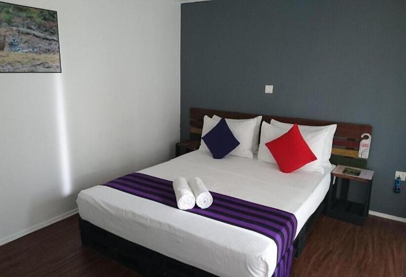 Номер Стандарт с Балконом, The Backwaters Lodge