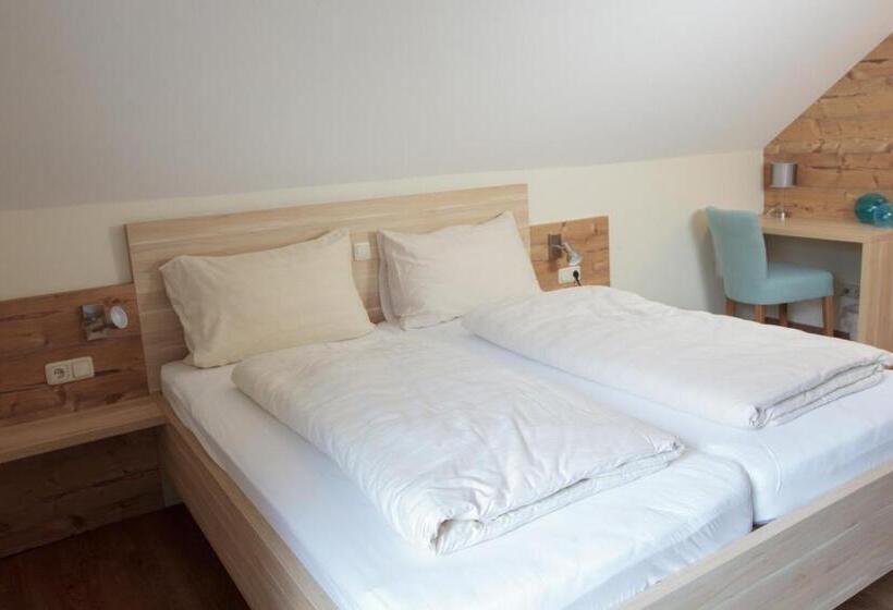 Семейный Номер, Pension Pirkdorfer See