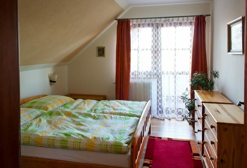 Апартаменты Comfort 3 Спальни, U Prejzků