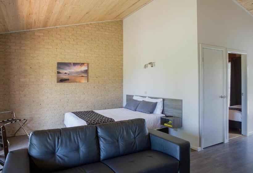 חדר משפחתי, Lookout Mountain Retreat