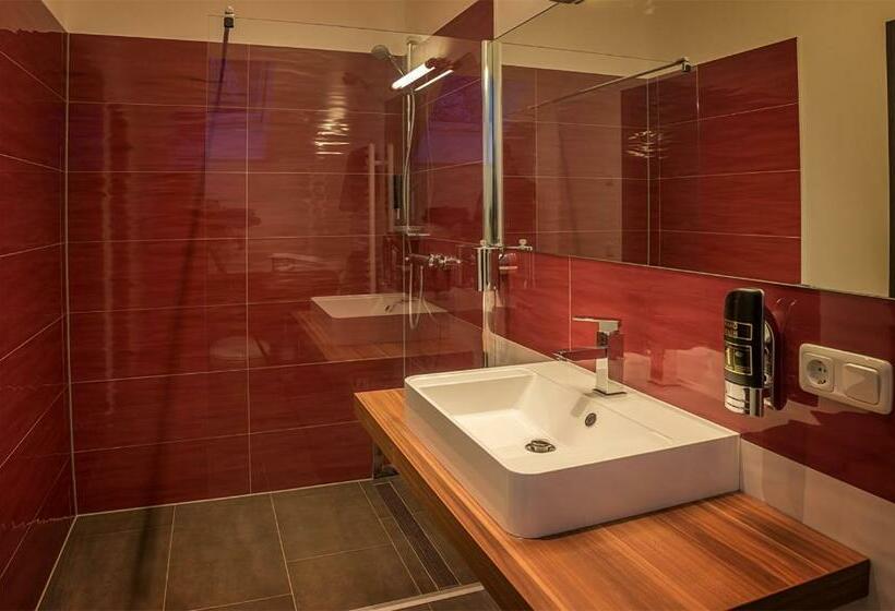 غرفة قياسية, Die Kulturscheune In Schilde