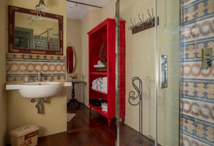 Люкс с Балконом, Tenuta Bricchi